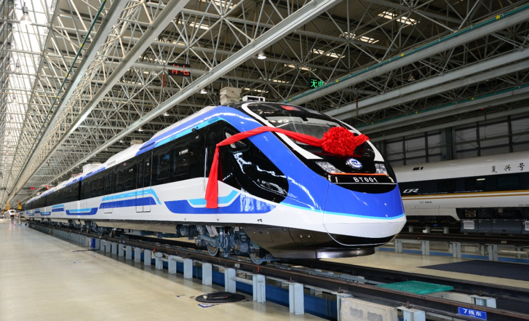 市郊鐵路璧銅線首列車(chē)輛成功下線2.png